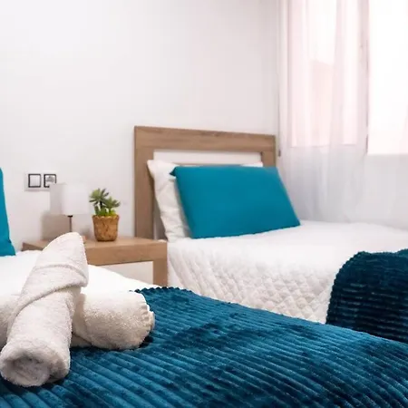 Apartment In Torrevieja With Pool - 10Min Walk To Beach *
